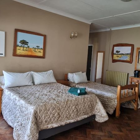 Emerald Guesthouse Kempton Park Exteriör bild