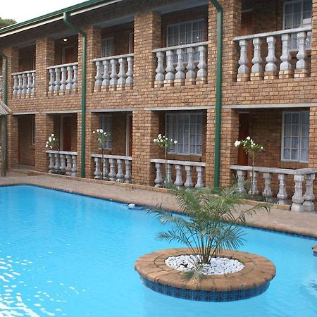 Emerald Guesthouse Kempton Park Exteriör bild