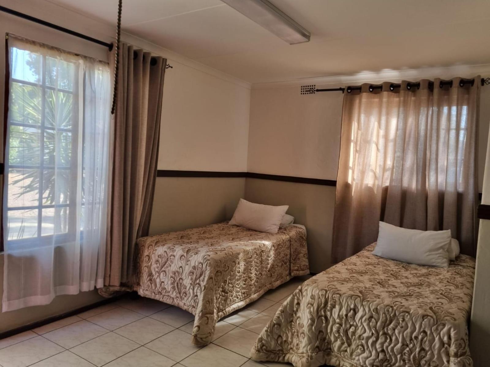 Emerald Guesthouse Kempton Park Exteriör bild