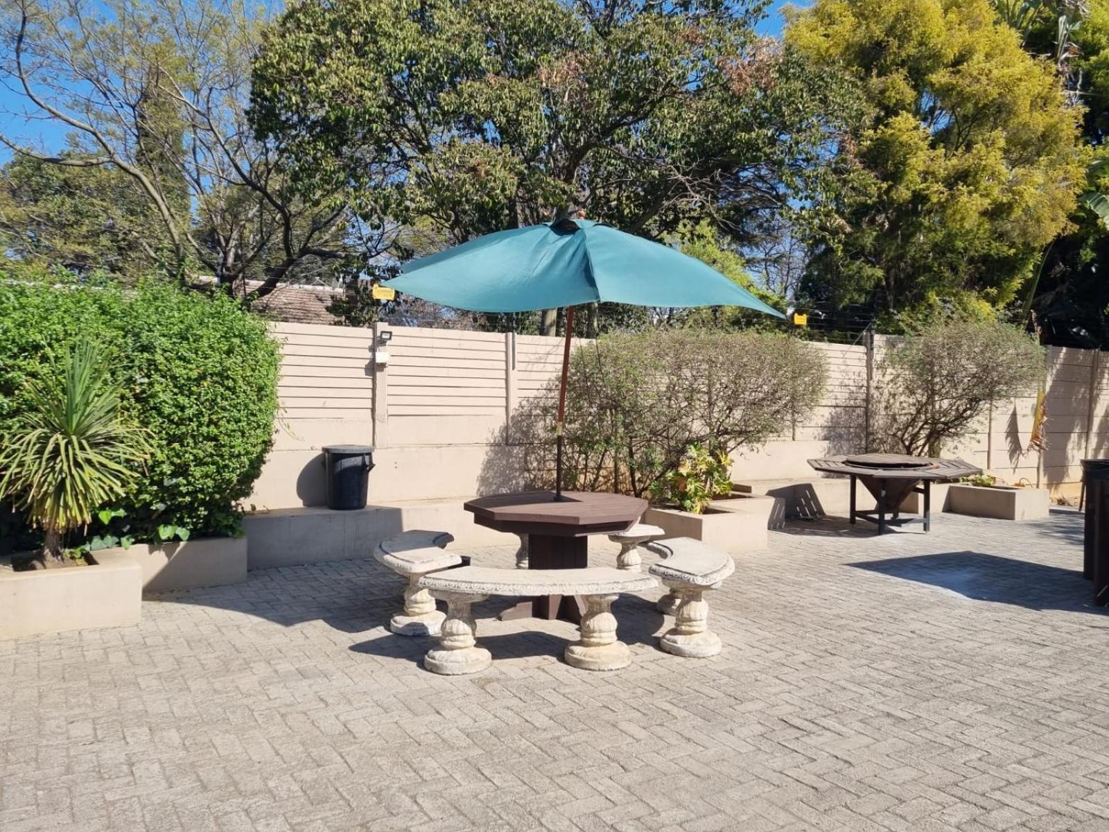 Emerald Guesthouse Kempton Park Exteriör bild