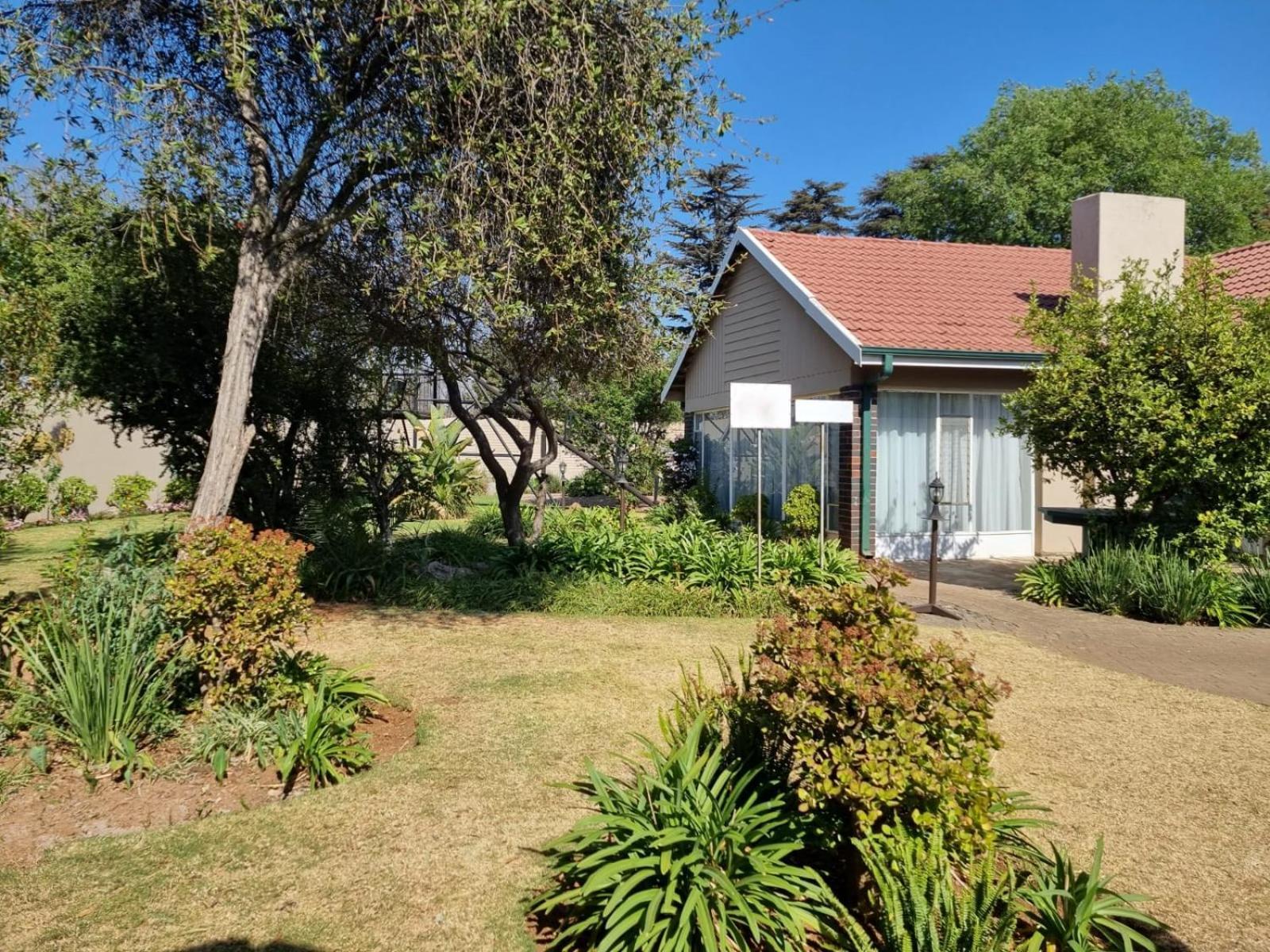 Emerald Guesthouse Kempton Park Exteriör bild