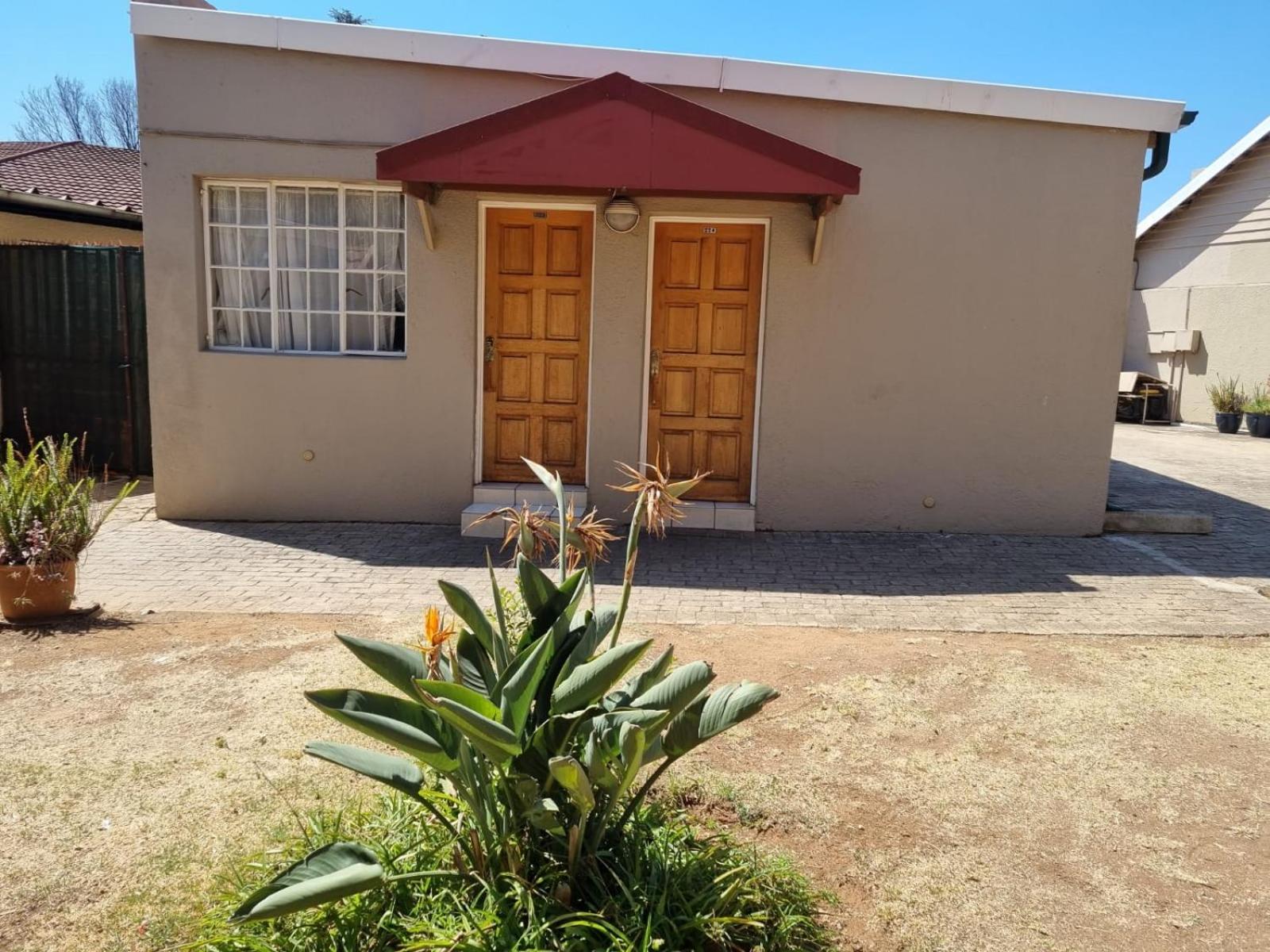 Emerald Guesthouse Kempton Park Exteriör bild