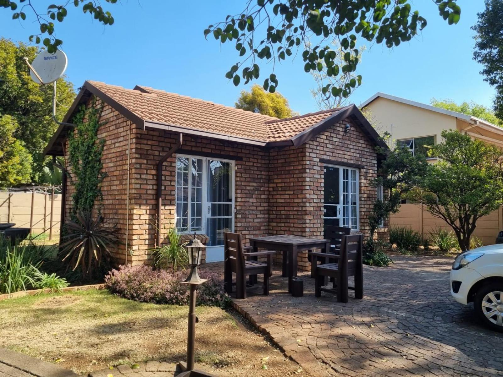 Emerald Guesthouse Kempton Park Exteriör bild