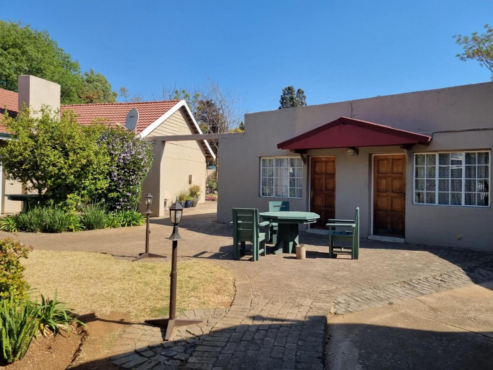Emerald Guesthouse Kempton Park Exteriör bild