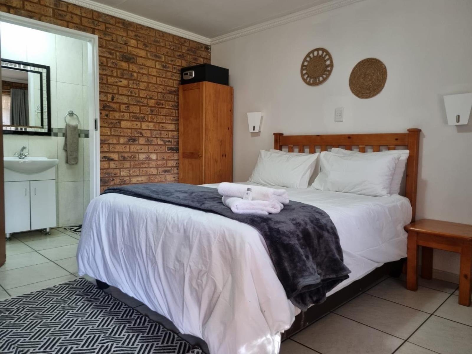 Emerald Guesthouse Kempton Park Exteriör bild